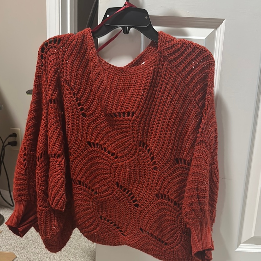 Elodie Red Poncho / Crew Neck Sweater with Balloon Sleeves